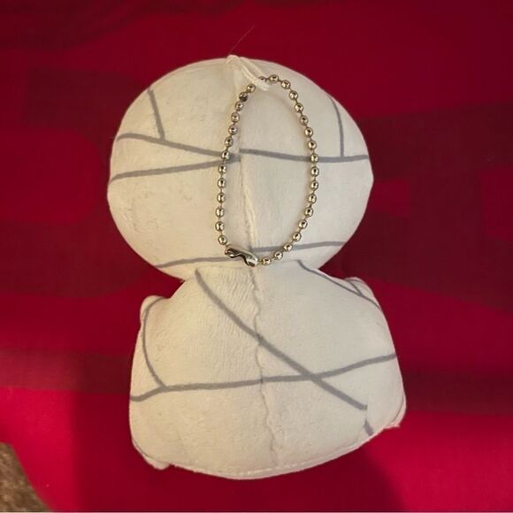 How To Keep A Mummy Mii-kun stuffed toy keychain - Picture 3 of 6